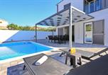 Location vacances Vrsi - Villa Gea with Private Pool-2