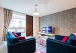 Location vacances  Irlande - Luxury Apt with Parking-2