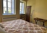 Location vacances  Allier - Gîte familial avec piscine partagée et jardin tranquille - Fr-1-489-557-4
