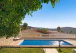 Location vacances  Salir - Villa Isabel-1