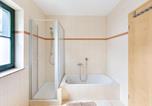 Location vacances Neuhaus am Rennweg - Spacious semi detached house with wood stove located directly on the Rennsteig-4