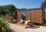 Location vacances Plonéour-Lanvern - Mobil home avec terrasse pour 4 personnes - Api-1-52-997-1