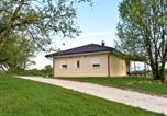 Location vacances Žminj - Holiday home in Zminj with swimming pool-1