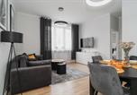 Location vacances Rumia - Totu Home Black&White Apartament Gdynia Centrum-4