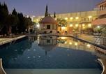 Location vacances Paphos - Townhouse with pool 5 minute walk to beach-3