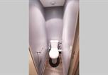 Location vacances  Hauts-de-Seine - Bright studio apartment with parking and balcony-4