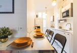 Location vacances  Marne - Appartement Lumière Hypercentre avec Wi-Fi à Reims - Fr-1-870-14-4