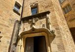 Location vacances Sarlat-la-Canéda - Sarlat Hyper Centre Appartement entier 2 chambres 4 personnes Cœur de la Cité Médiévale Classée &quote;La Salamandre&quote; Vivez la Magie d'un séjour inoubliable !-2