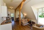 Location vacances Neuenkirchen - Ferienwohnung-6-direkt-am-Wasser-im-Gut-Grubnow-Ruegen-4