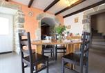Location vacances Villeneuve-d'Allier - Charmant gîte rénové, 3 chambres, cheminée, terrasse et jardin, proche Brioude et sites touristiques. - Fr-1-582-231-2