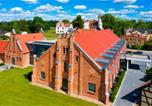 Hôtel Sellin - Farmer Hotel Basedow & Spa-1