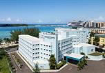 Hôtel Bahamas - Courtyard by Marriott Nassau Downtown/Junkanoo Beach-1