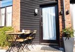 Location vacances Norwich - Quiet courtyard Lodge5, outside seating & parking-1