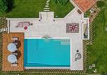 Location vacances Buje - Tranquil Istria Estate Palazio Clai Winery 8 Bedrooms Spa & Heated Pool-4