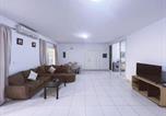 Location vacances  Sénégal - Bel appartement avec jardin aux Mamelles-4