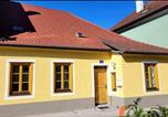 Location vacances Melk - Altstadthaus Marille mit Innenhofterrasse-1