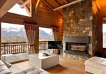 Location vacances Arâches-la-Frasse - Chalet de Standing 5 Chambres avec Jacuzzi et Parking - Fr-1-836-51-1
