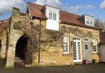 Location vacances  Gare de Knaresborough - The Bothy-1