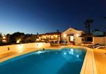 Location vacances  Province de Las Palmas - Brilliant Puerto Del Carmen Villa Dos Piedras 4 Bedrooms Private Pool Rustic Styled Interior-3