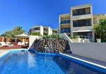 Location vacances Mooloolaba - Stylish getaway, beach views, 2 mins from shops-3