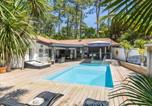 Location vacances Seignosse - Villa d'architecte avec piscine chauffée et borne de recharge, parfaite pour des vacances en famille - Fr-1-791-4-2