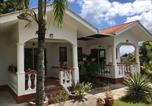 Location vacances  Victoria - Lazy Hill Bungalows-1