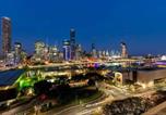 Location vacances Brisbane - South Bank Modern 2br Riverside Retreat-1