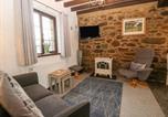 Location vacances Llanfihangel Ysgeifiog - Trem Y Wyddfa-3