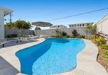 Location vacances Wollongong - Windang Beach Escape Seaside Bliss w Private Pool-1