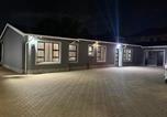 Location vacances Brakpan - Heartwood Haven guest house-1