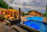 Location vacances Imotski - 6 Bedroom Nice Home In Krivodol-1