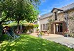 Location vacances Héric - Gîte rénové avec jardin, salle de jeux et vélos, près du Canal de Nantes à Brest - Fr-1-306-1016-1
