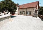 Location vacances  Saône-et-Loire - Le Loft du Moulin Brochat avec espace jacuzzi commun-1