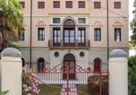 Location vacances Borso del Grappa - Belvilla by Oyo Villa Fiorita Due-2