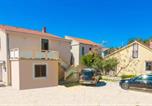 Location vacances Vir - Apartments with parking space Vir - 17879-2