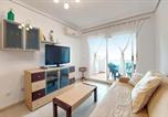 Location vacances Cabanes - Awesome Apartment In Torre La Sal-4