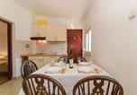 Location vacances Vir - Charming Apartments Dokoza Vir - Two Bedroom Apartment with Terrace-1