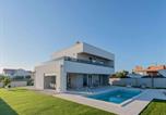 Location vacances Vrsi - Stunning Villa Marea with a private pool-3