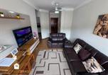 Location vacances Guarujá - Apt Espaçoso 4 min Enseada com Enxoval, Netflix e Wifi-1