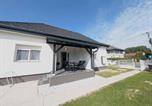 Location vacances Balatonkeresztúr - Holiday home in Balatonmariafürdo 54826-1