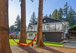 Location vacances Abbotsford - Bunny Bliss - Lower Level Hottub Firepit Theatre-1