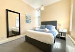 Location vacances Poole - Modern Family Apartment Free Parking and Gym by Beach-4