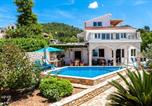 Location vacances Blato - Seaside family friendly house with a swimming pool Grscica, Korcula - 23487-3