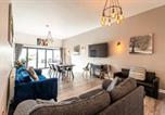 Location vacances  Gare de Mansfield - Lionheart Large Luxury Accessible Lodge - Sleeps 12 ,Dog Friendly,Near Sherwood Forest at Fairview Farm Nottingham great for Family Gatherings ,Groups ,Hen Parties,Corporate Events and Retreats-3