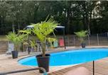 Location vacances Monclar-de-Quercy - Maison charmante à Puygaillard-de-Quercy avec piscine privée-1