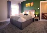 Location vacances Blaenhonddan - Family-Friendly 4br Home Near Beach-2