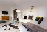 Location vacances Cannes - Centrally located modern 2 Bed apartment in Cannes with aircon and high ceilings and modern design 696-3