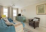 Location vacances  Gare d'Oxford - Castle Mill View-1