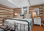 Location vacances Fredericksburg - Katarina Haus - Hot Tub & Fire Pit-4