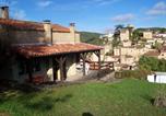 Location vacances Prayssac - Charmante maison à Puy-l'Évêque avec jardin et balcon-1